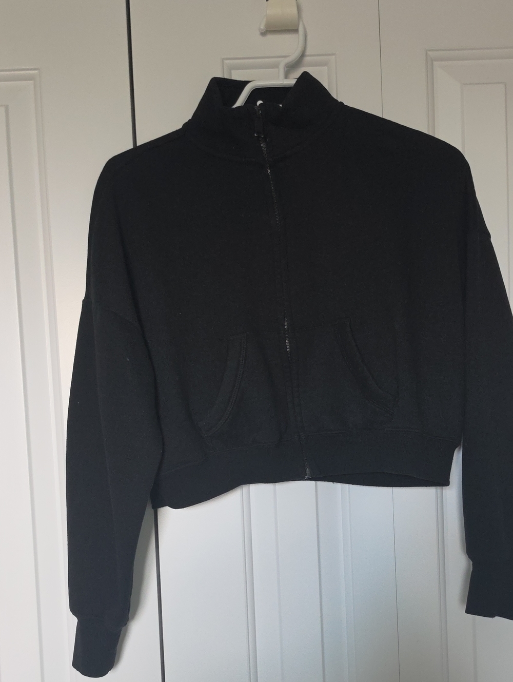 Bluenotes Women's Black Cropped Zip-Up Bomber Jacket